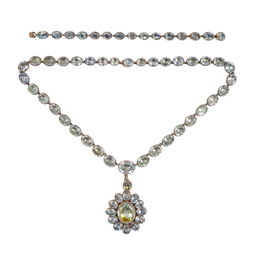 Late 18th / early 19th century aquamarine collet pendant necklace and bracelet en suite, English c.1800,